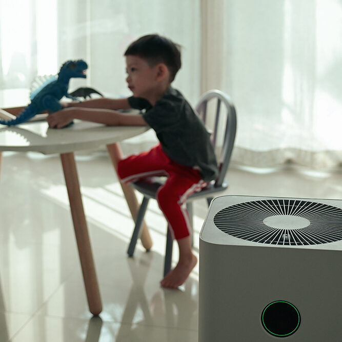 air purifier in living room, 123RF, sutichak